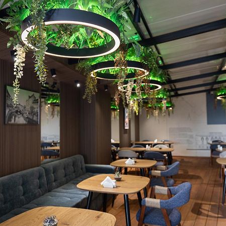 Graphica Tbilisi Hotel ภายนอก รูปภาพ